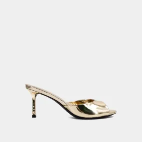 Elaine Heel