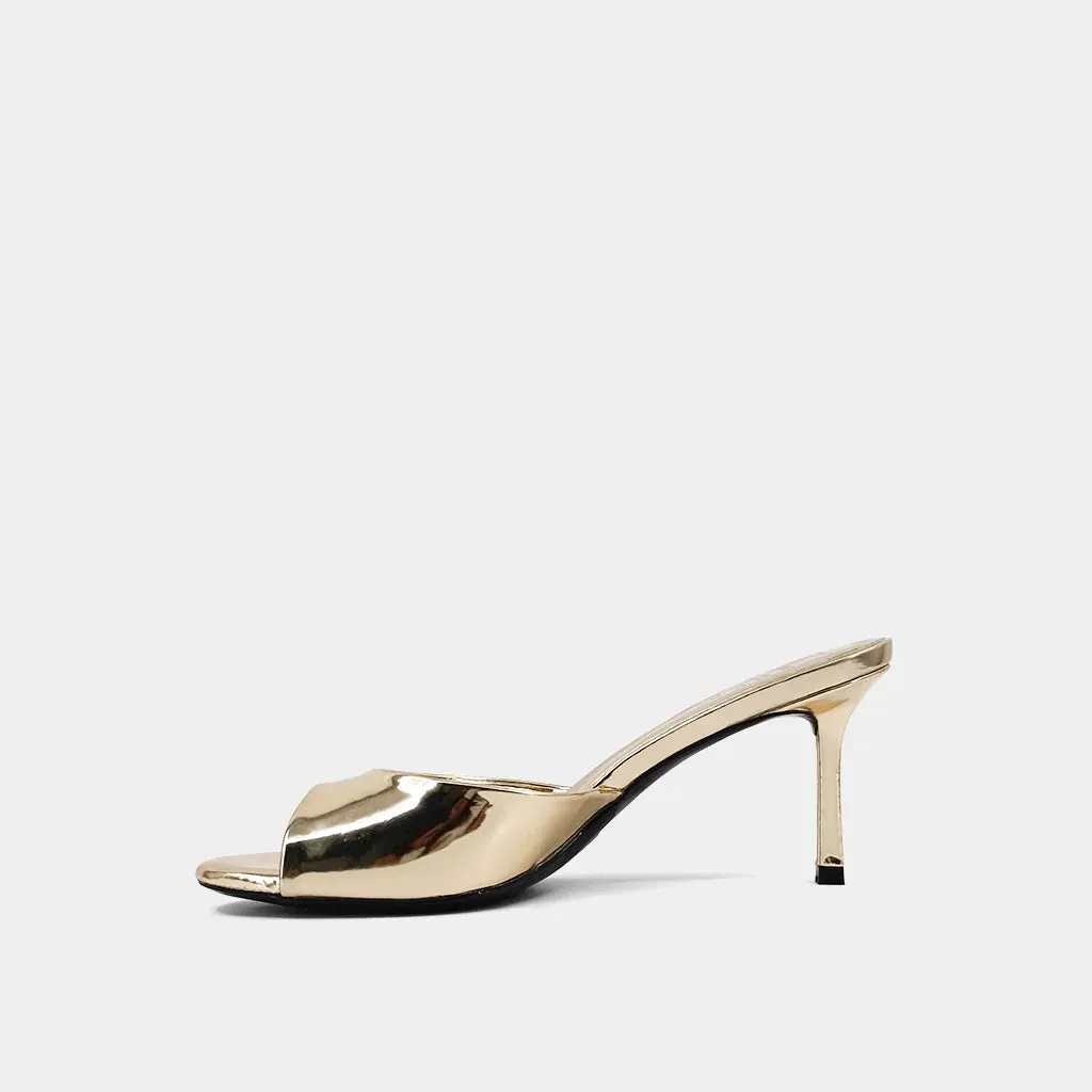 Elaine Heel
