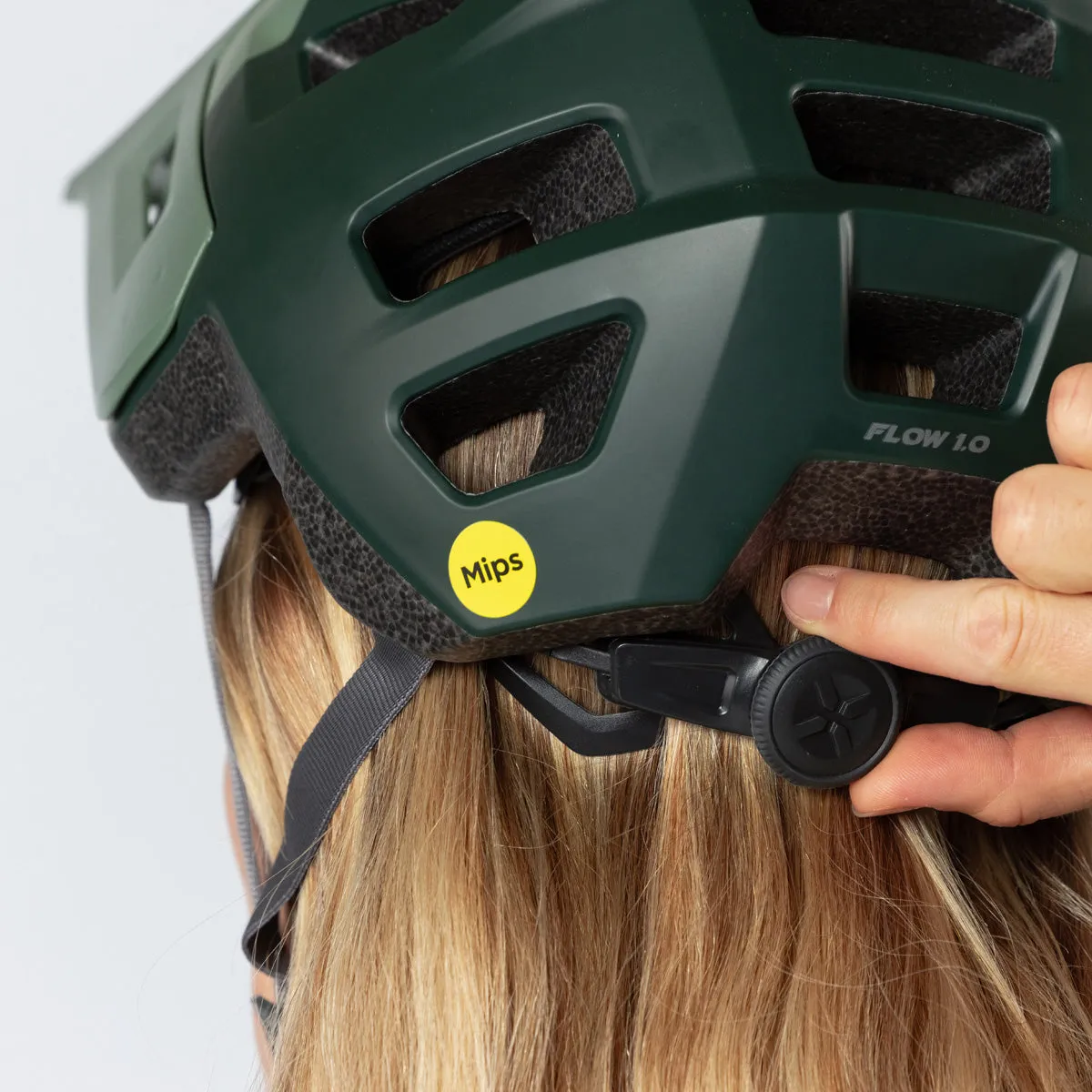 iXS Flow 1.0 MIPS helmet